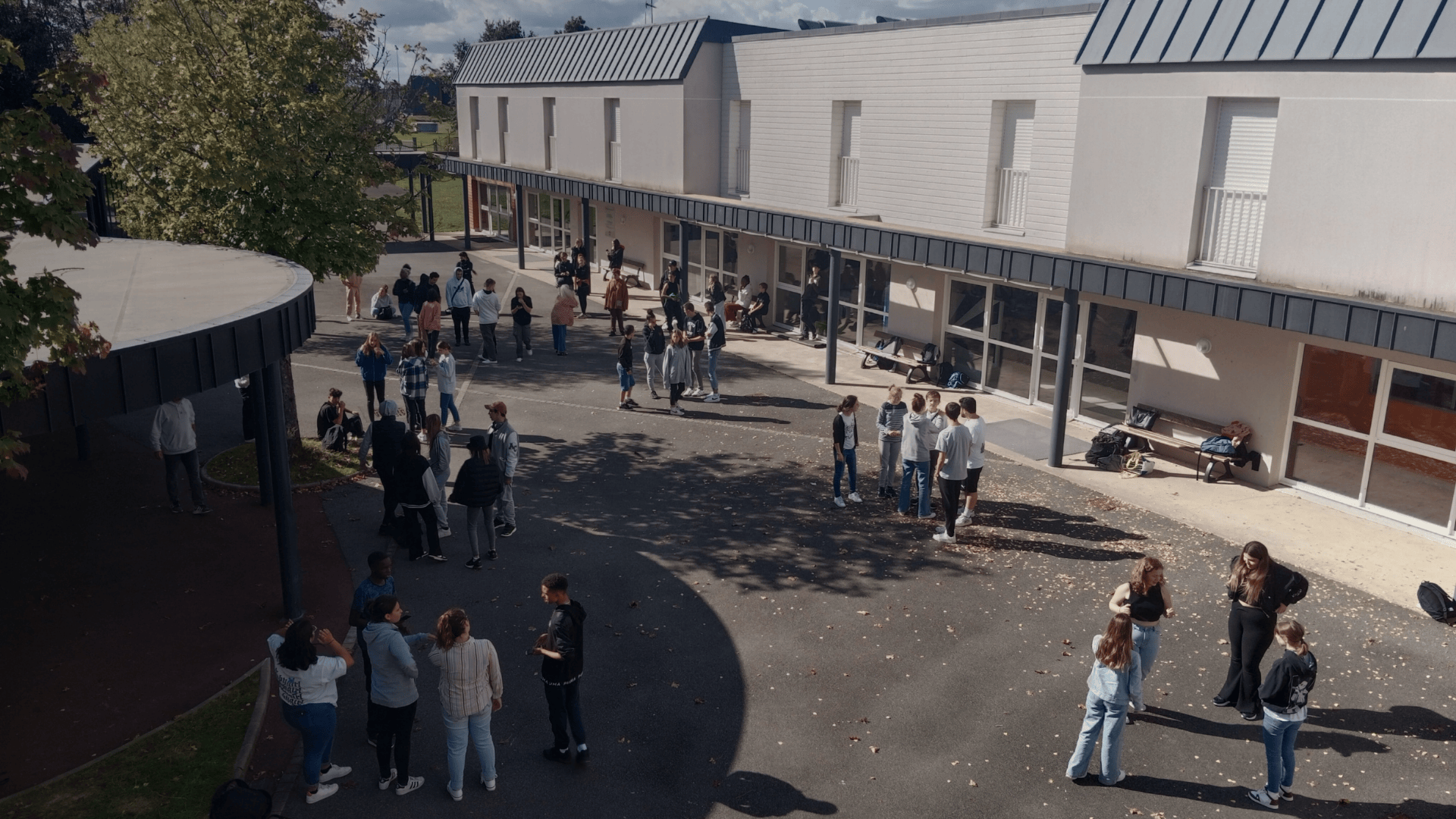 Vue-cour-extérieure-MFR-Goven